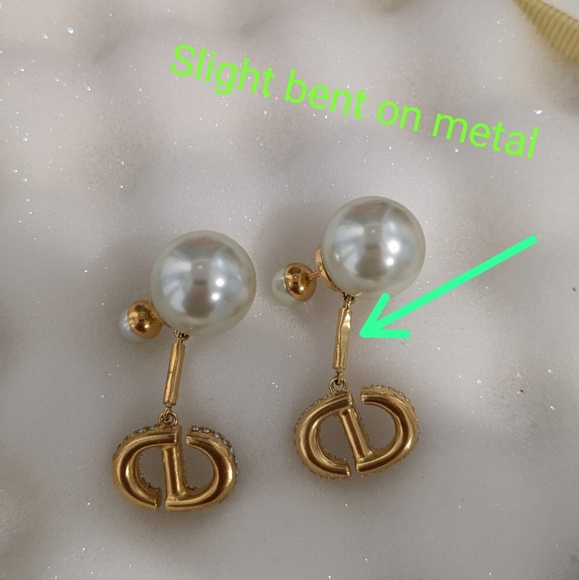 Dior Tribales Pearl Drop Earrings - Picture 9 of 9